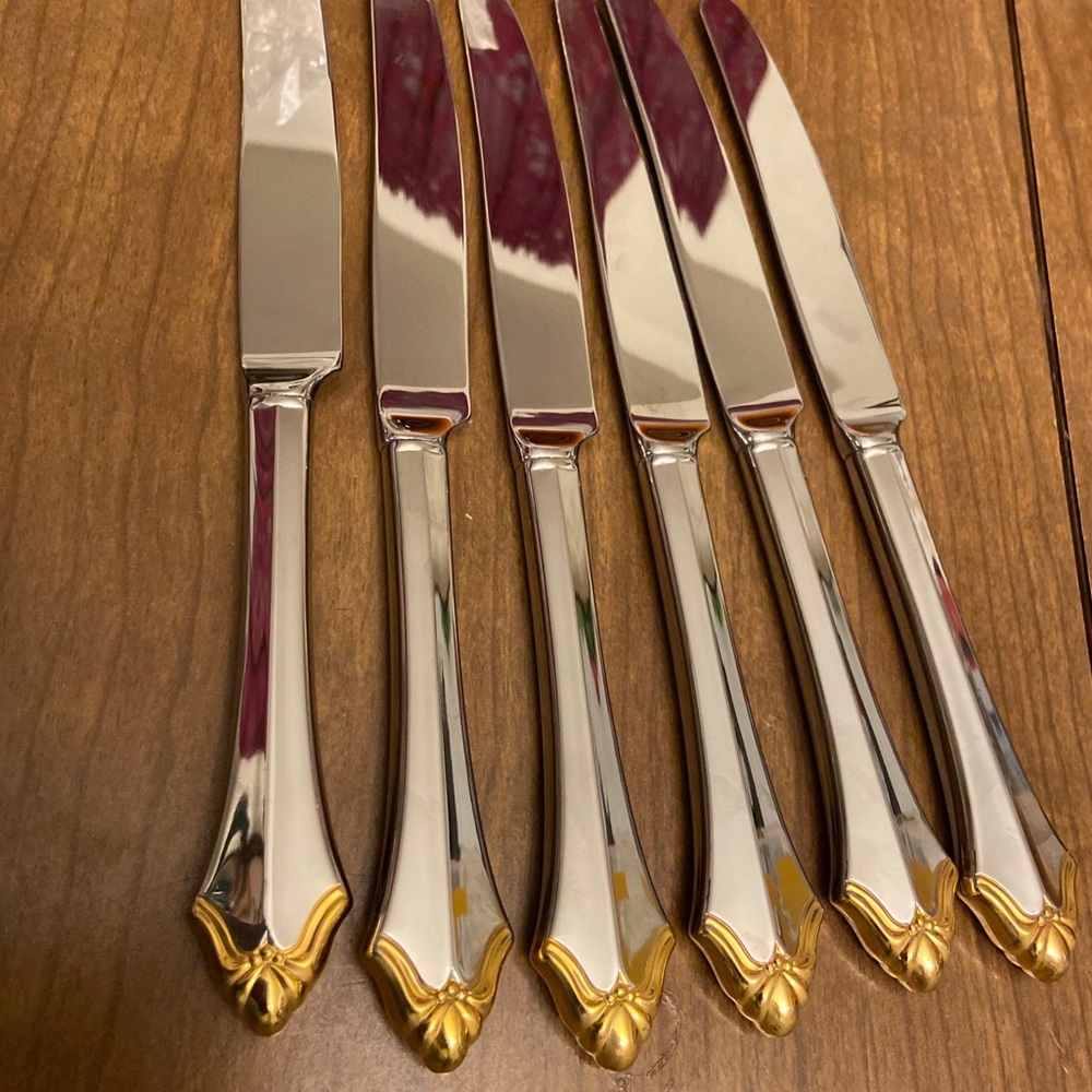 Oneida Golden Kenwood 6 Piece Dinner 9” Inches Knives With Gold Tip Crowns. - Picture 4 of 5
